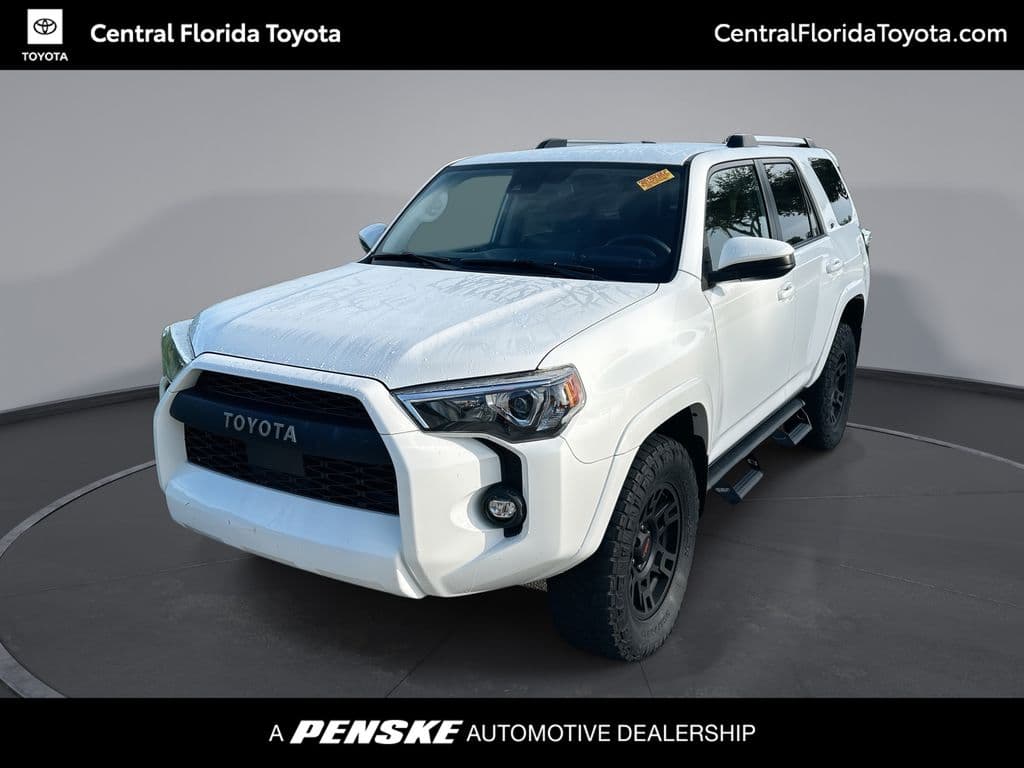 2022 Toyota 4Runner SR5 — photo 1 of 34