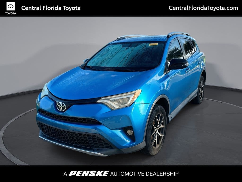 2016 Toyota RAV4 SE — photo 1 of 35