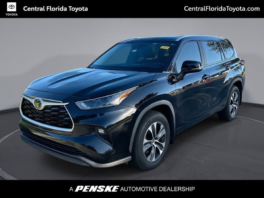 2023 Toyota Highlander XLE — photo 1 of 37