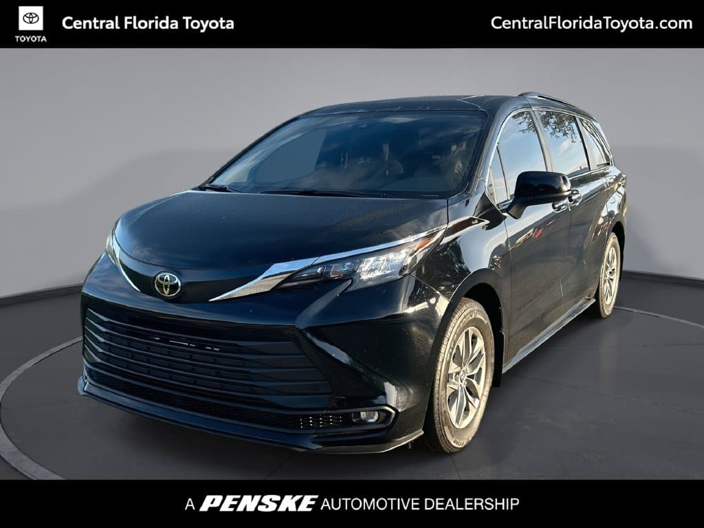 2026 Toyota Sienna XLE — photo 1 of 35