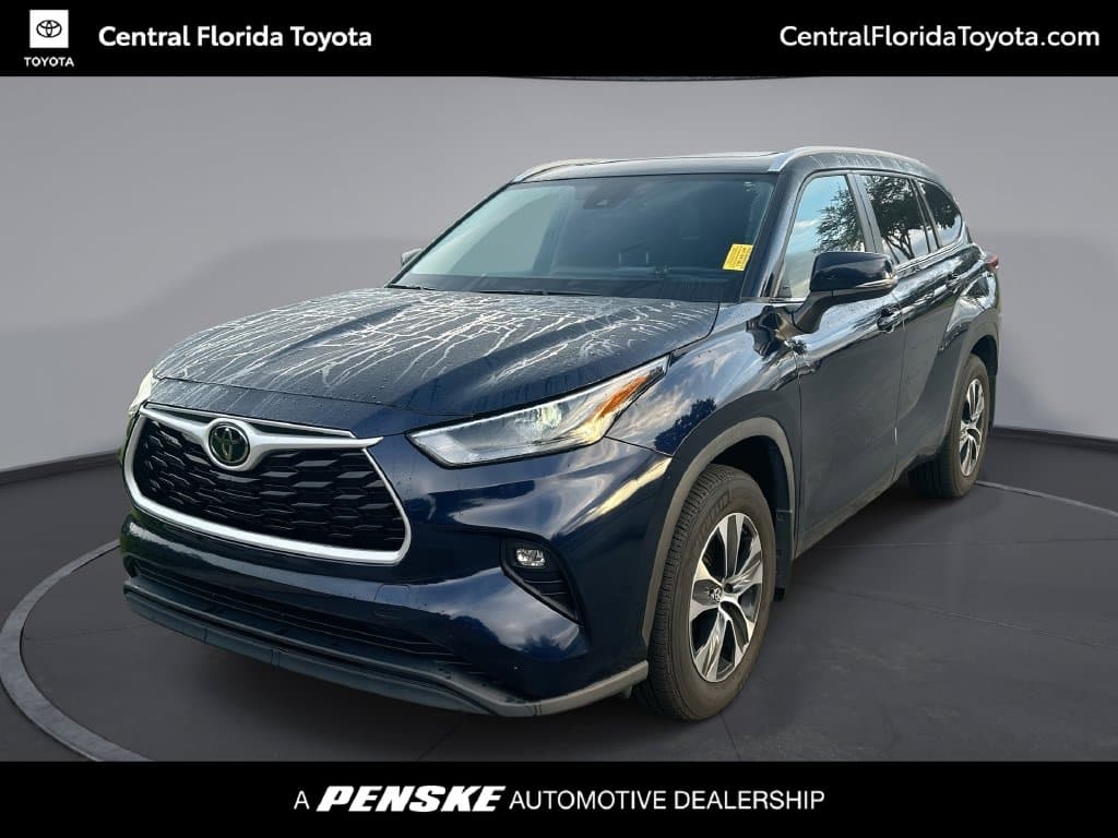 2024 Toyota Highlander XLE — photo 1 of 37