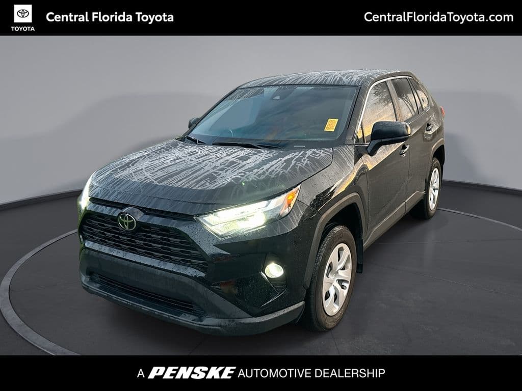 2025 Toyota RAV4 LE — photo 1 of 32