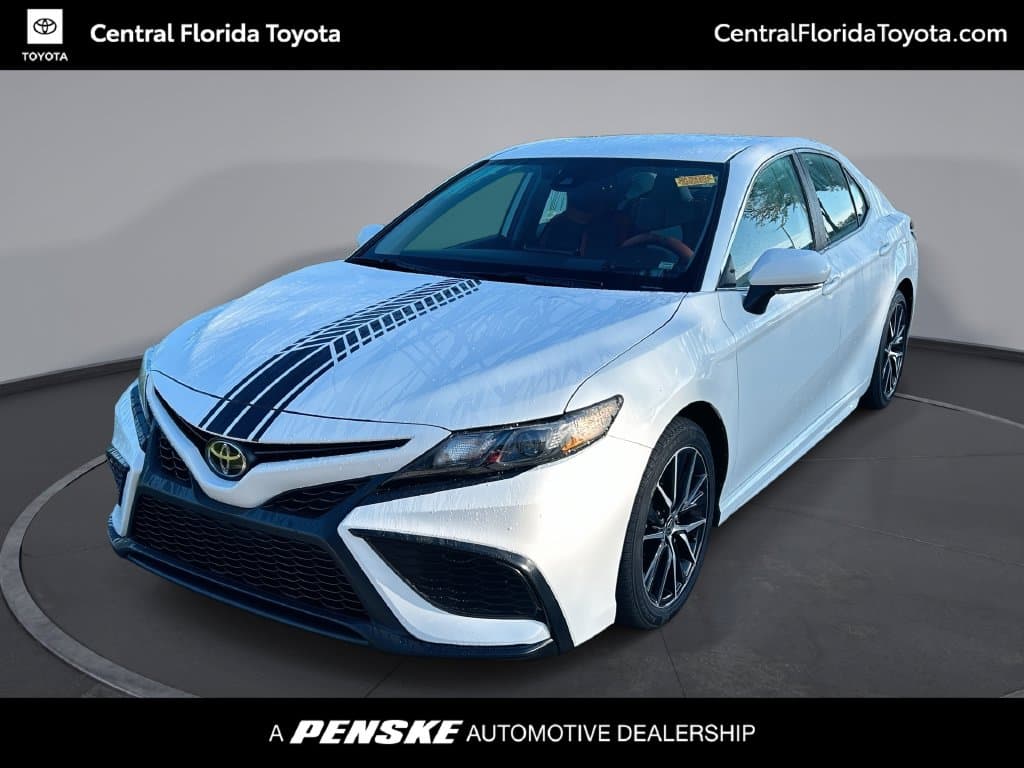 2023 Toyota Camry SE — photo 1 of 32