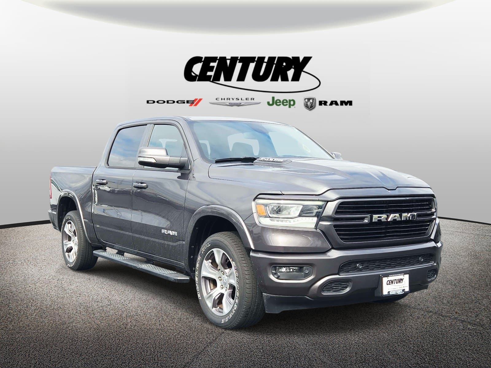 2020 RAM 1500 Laramie — photo 1 of 42