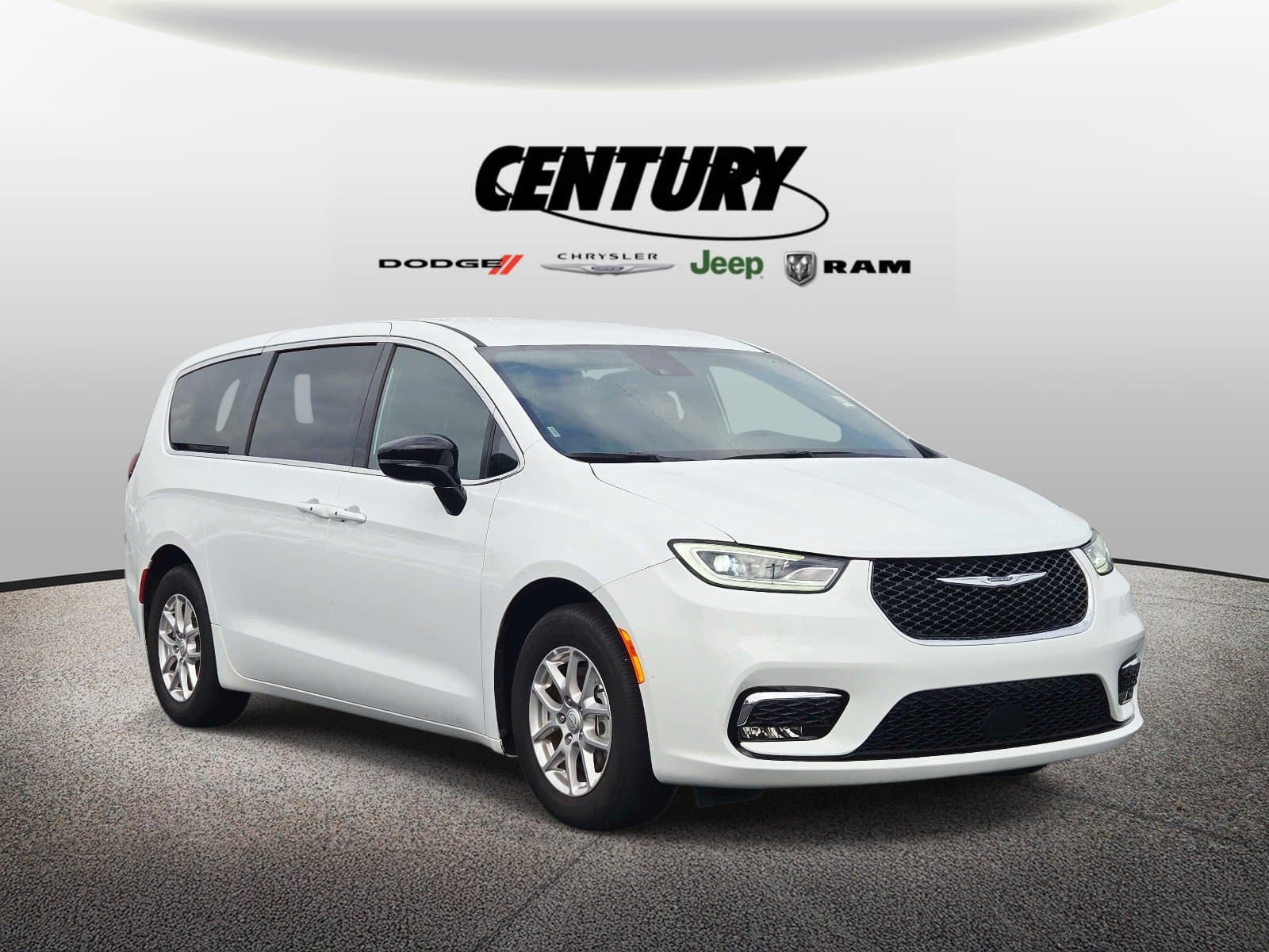 2026 Chrysler Pacifica Select — photo 1 of 41