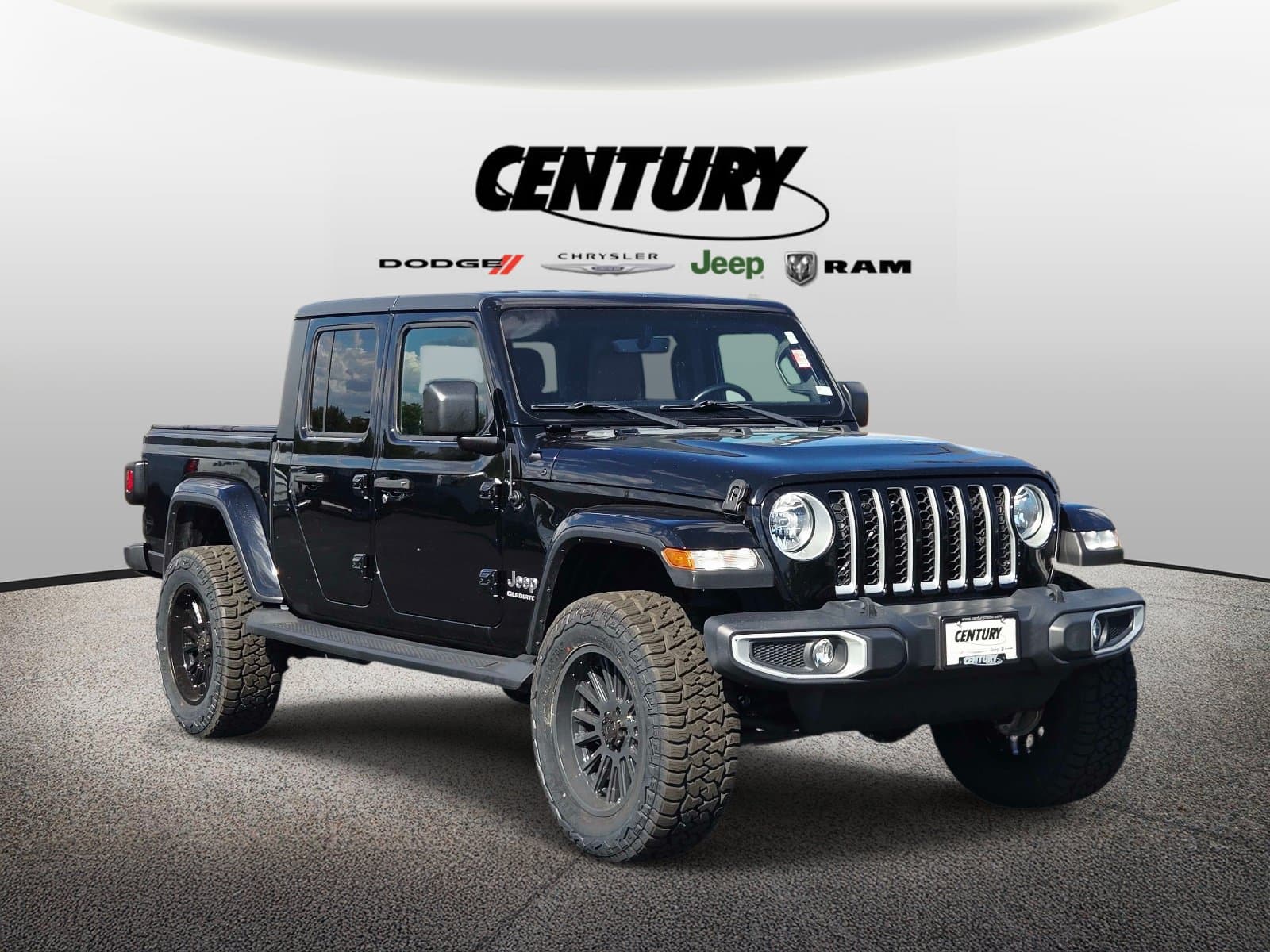 2020 Jeep Gladiator Overland — photo 1 of 43
