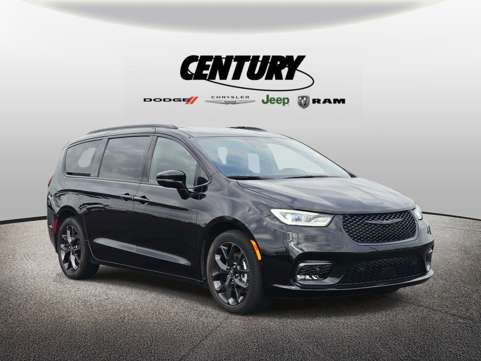 2025 Chrysler Pacifica Limited — photo 1 of 43