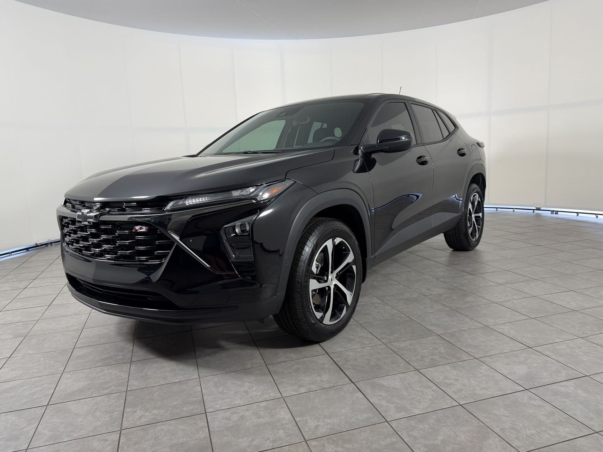 2025 Chevrolet Trax 1RS — photo 1 of 9