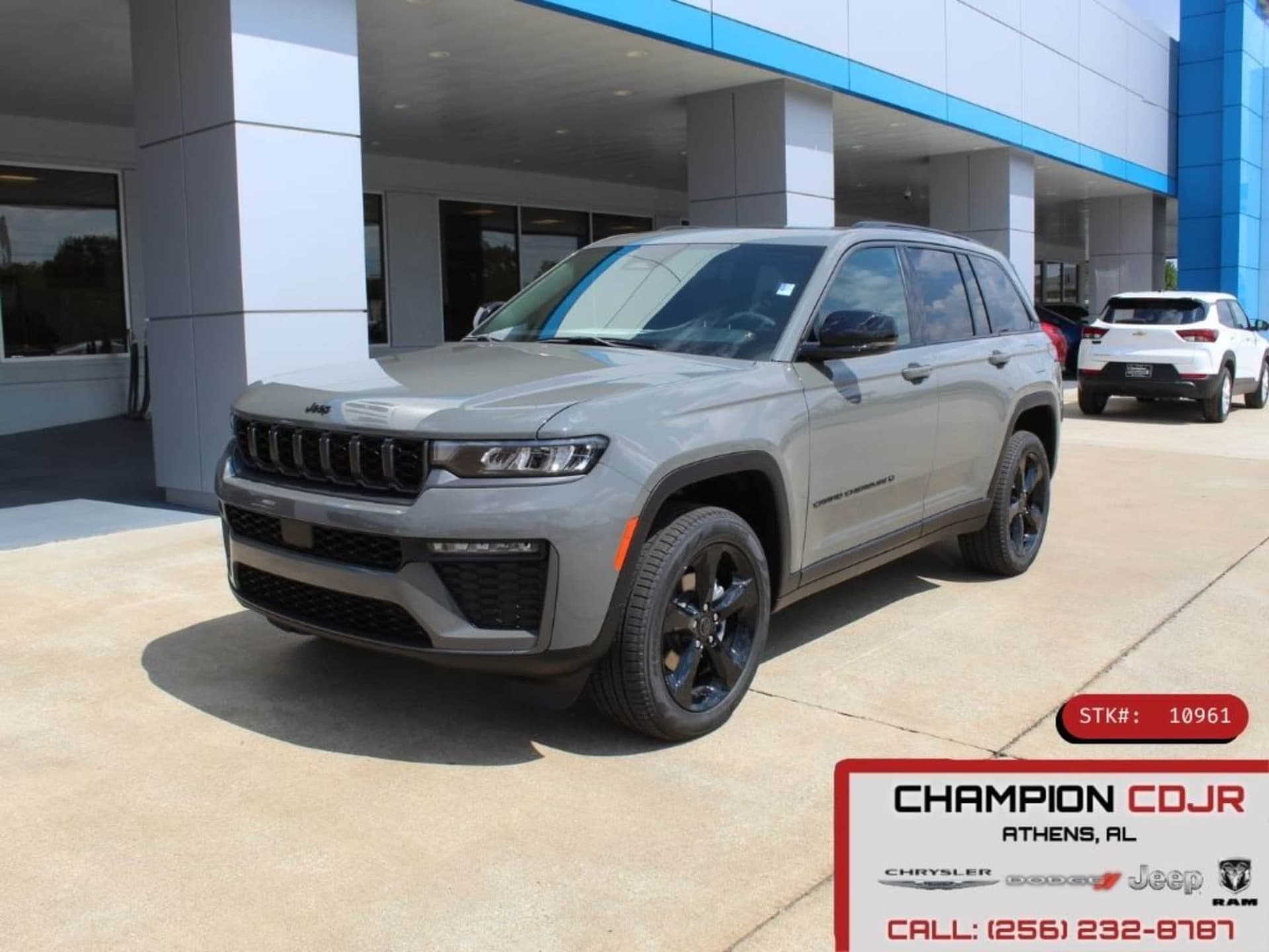 2027 Jeep Grand Cherokee Limited — photo 1 of 30