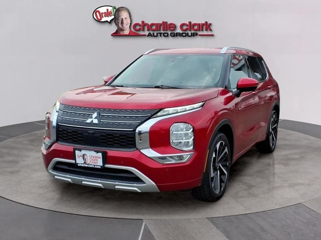 2022 Mitsubishi Outlander SEL — photo 1 of 20