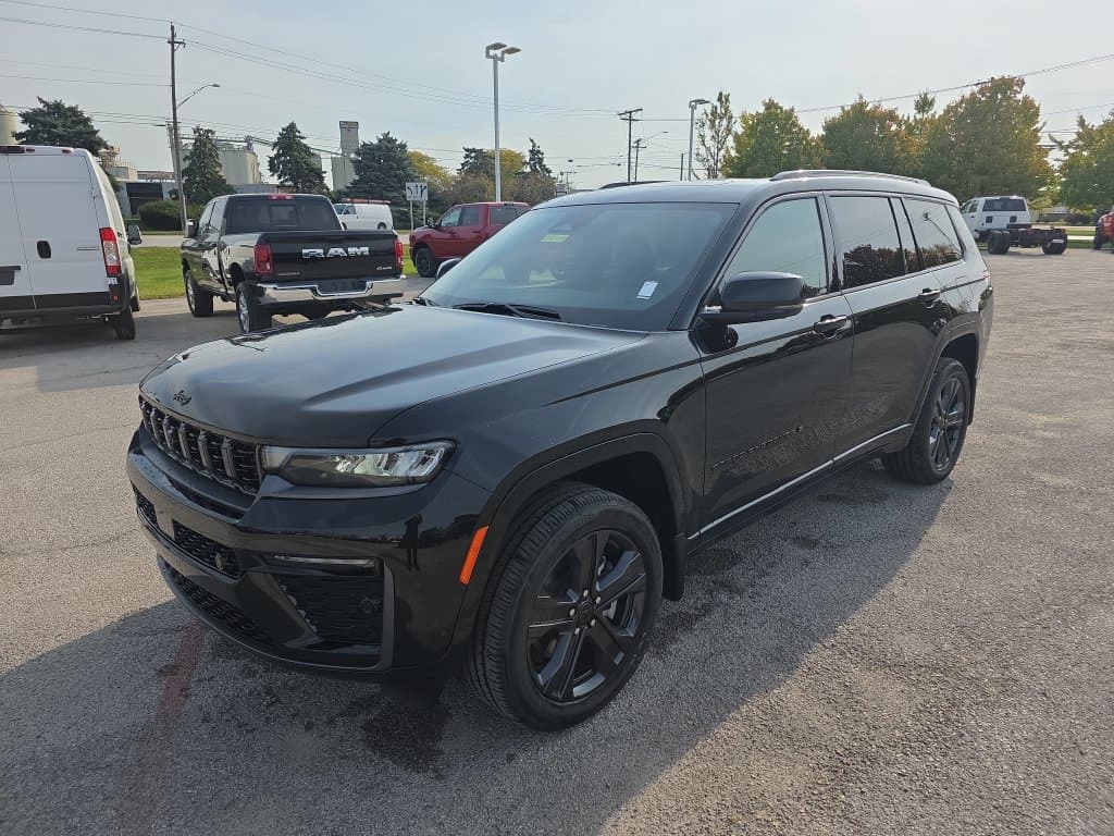 2027 Jeep Grand Cherokee L Limited — photo 1 of 25