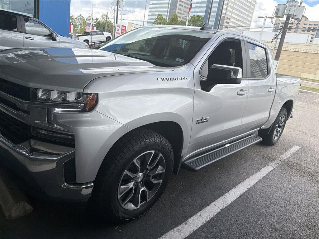 2021 Chevrolet Silverado 1500 LT — photo 1 of 5