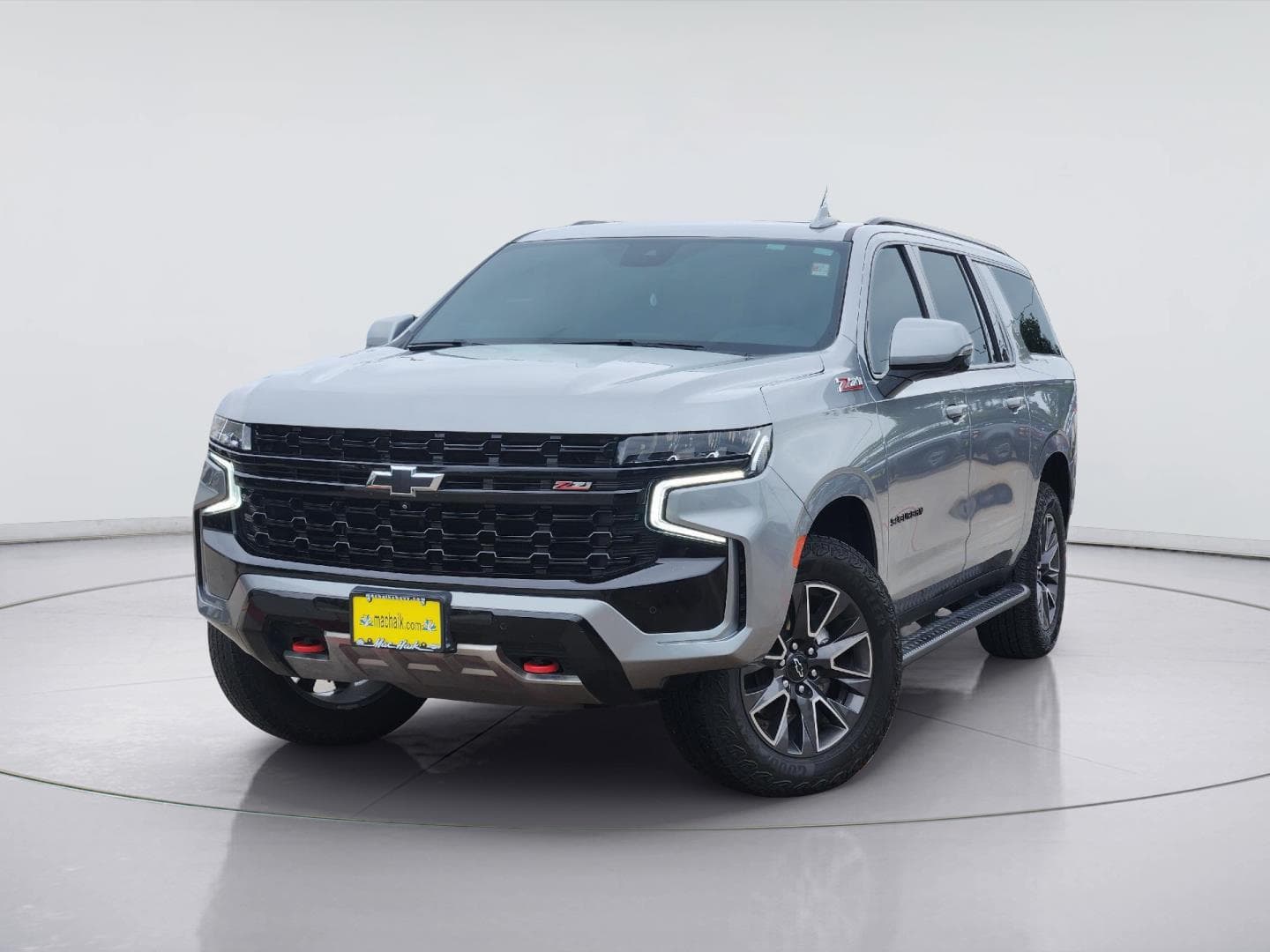 2024 Chevrolet Suburban Z71 — photo 1 of 35