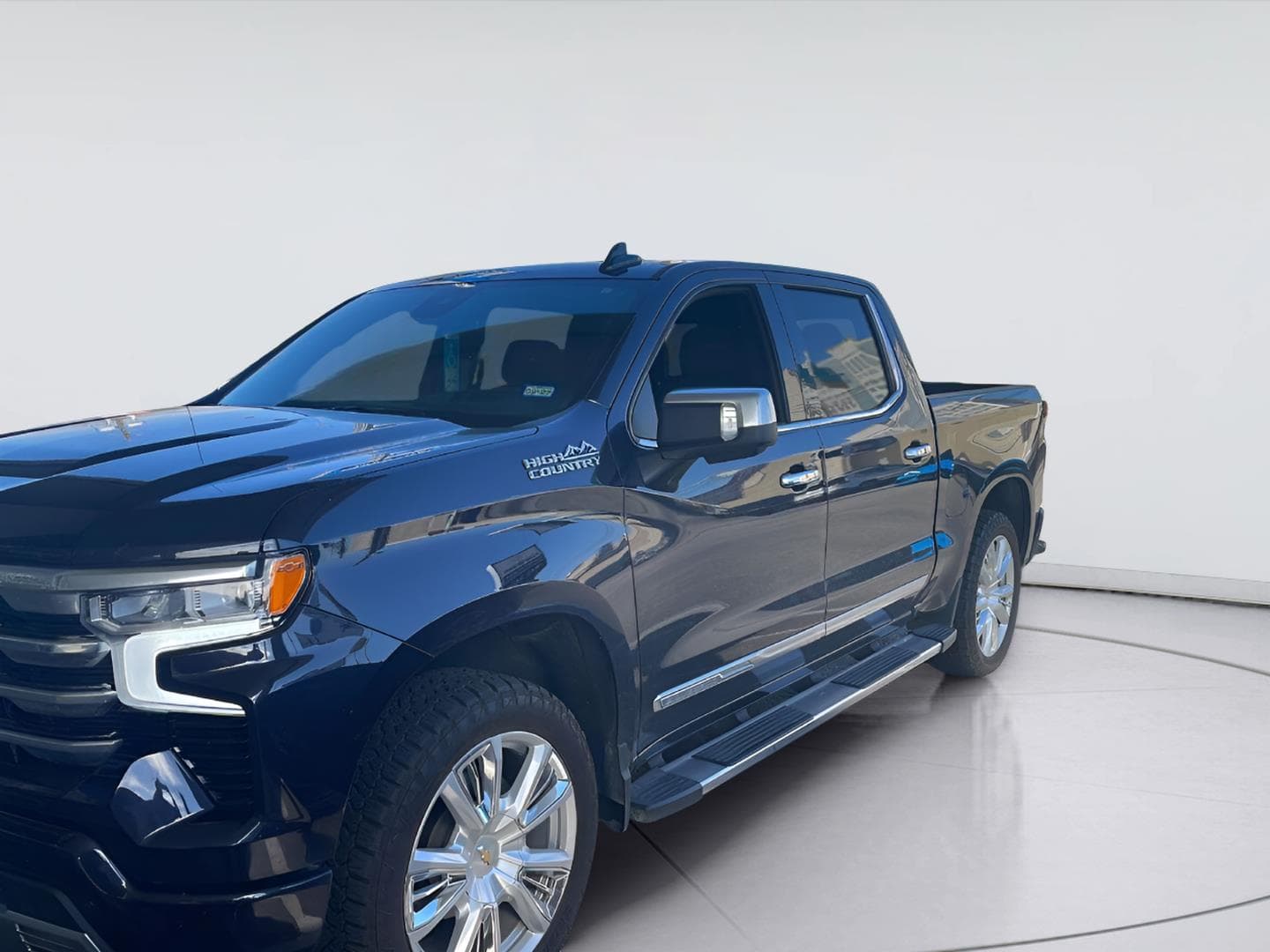 2024 Chevrolet Silverado 1500 High Country — photo 1 of 6