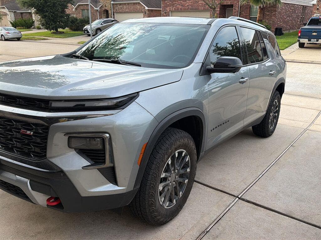 2026 Chevrolet Traverse AWD Z71 — photo 1 of 5