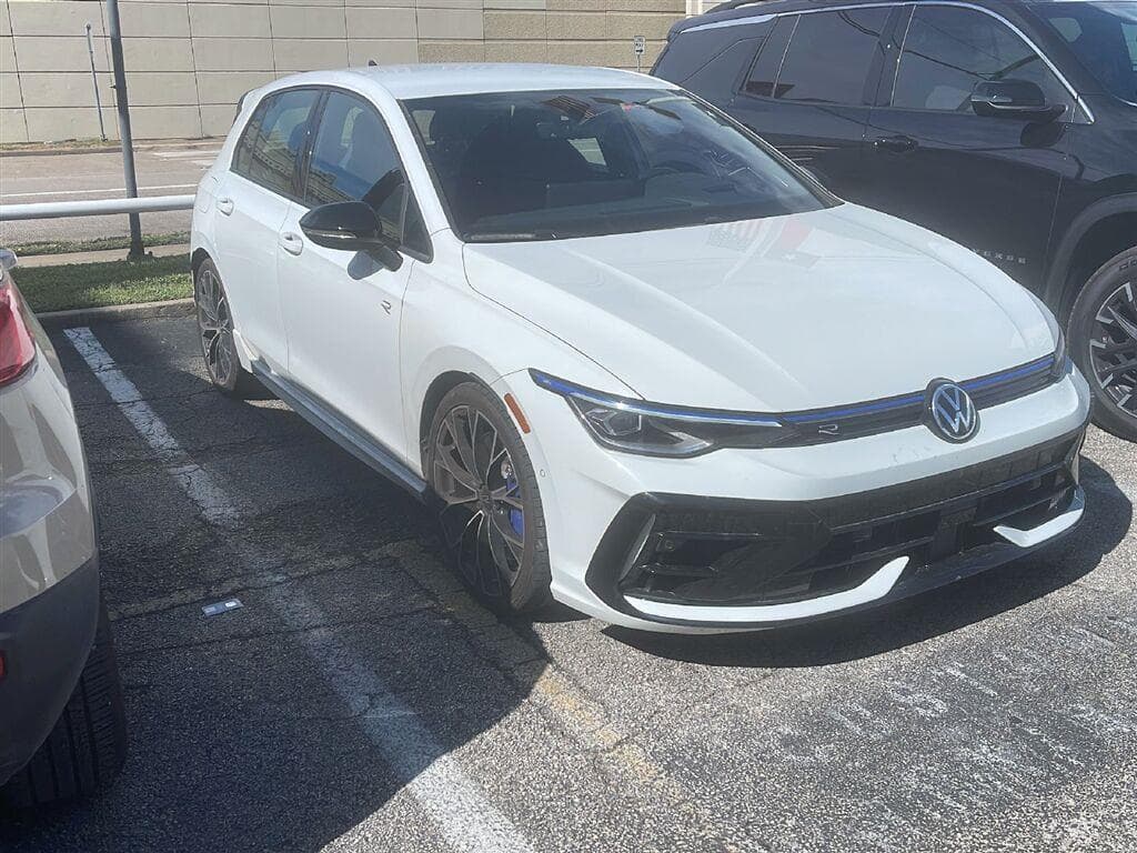 2025 Volkswagen Golf R Base — photo 1 of 6