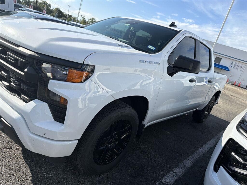 2024 Chevrolet Silverado 1500 Custom — photo 1 of 5