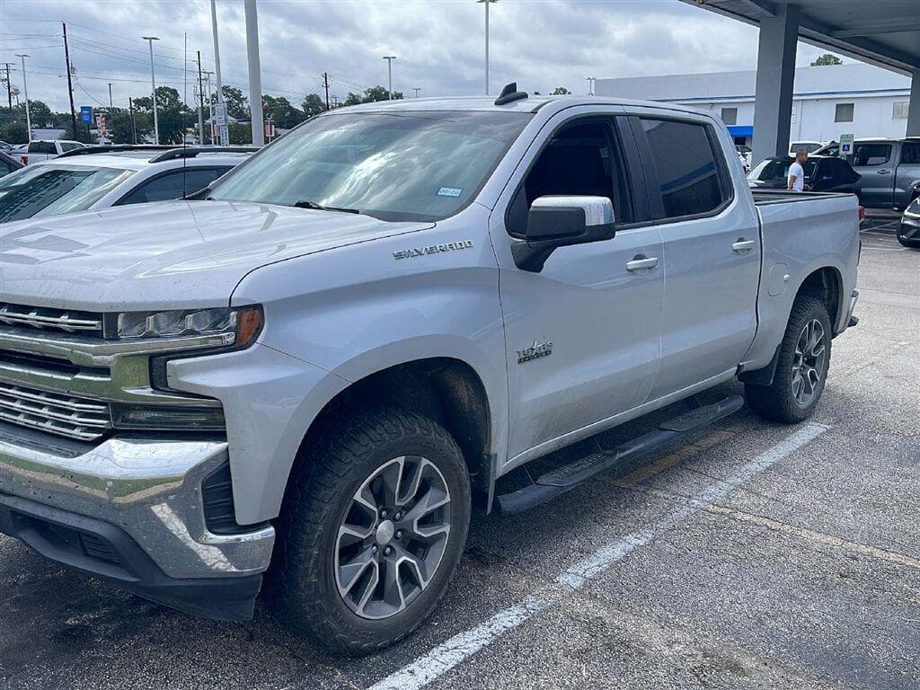 2020 Chevrolet Silverado 1500 LT — photo 1 of 5