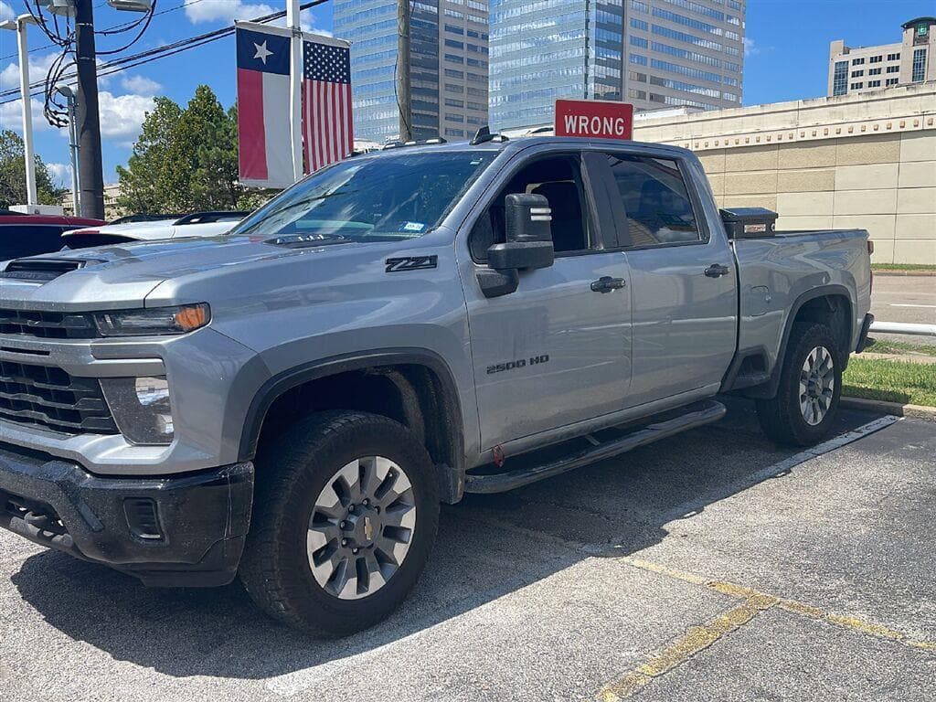 2024 Chevrolet Silverado 2500HD Custom — photo 1 of 5