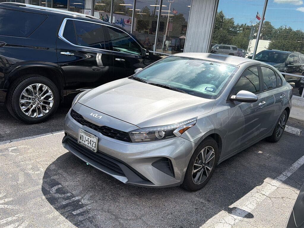 2023 Kia Forte LXS — photo 1 of 6