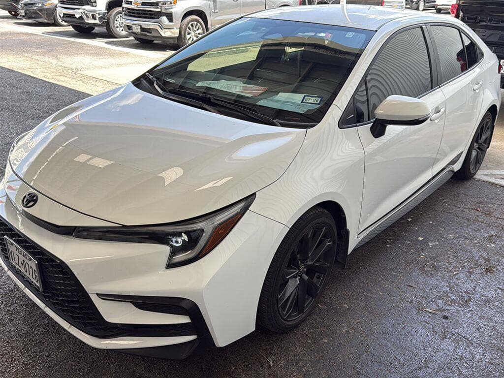 2024 Toyota Corolla SE — photo 1 of 5