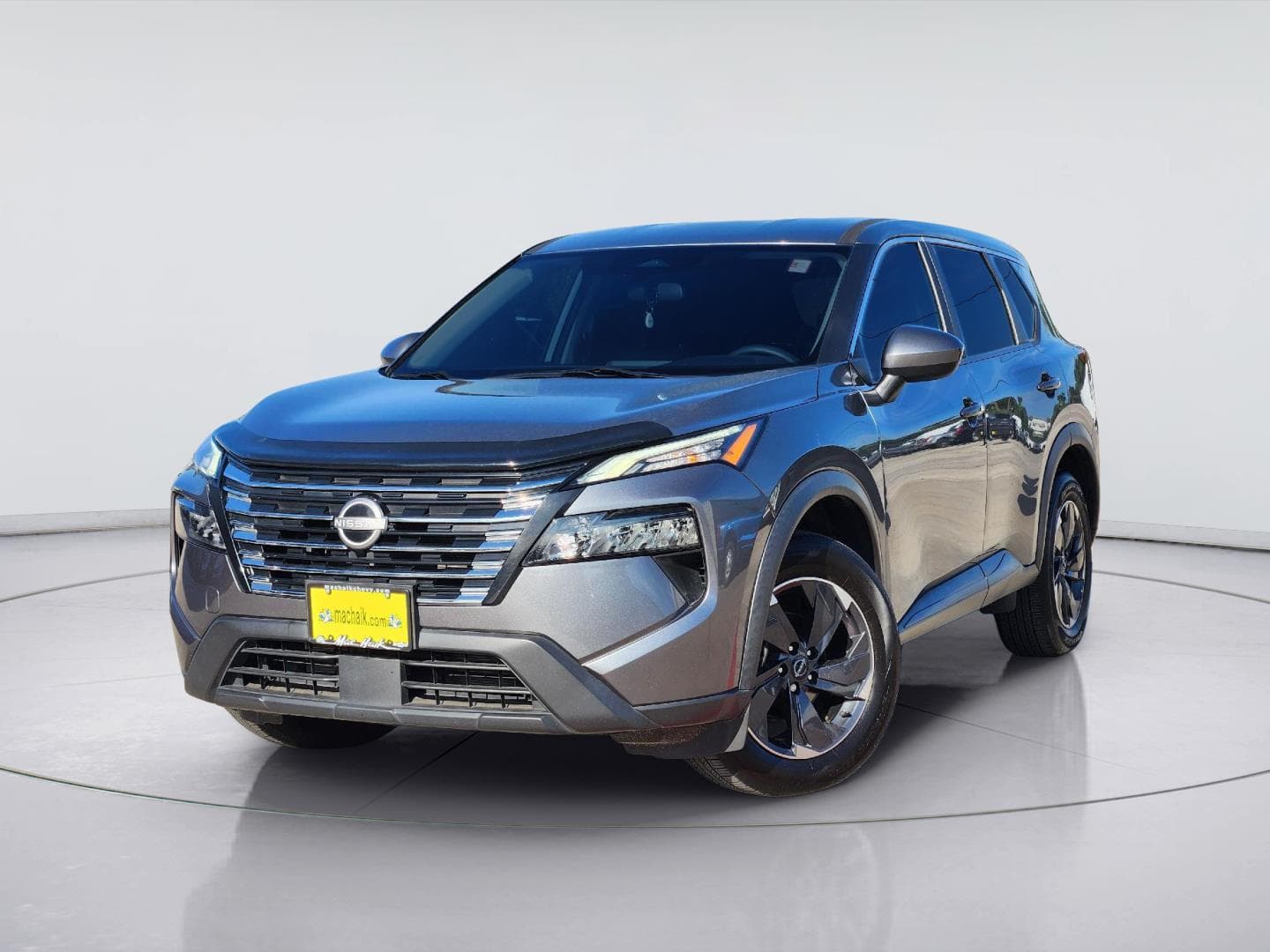 2024 Nissan Rogue SV — photo 1 of 32