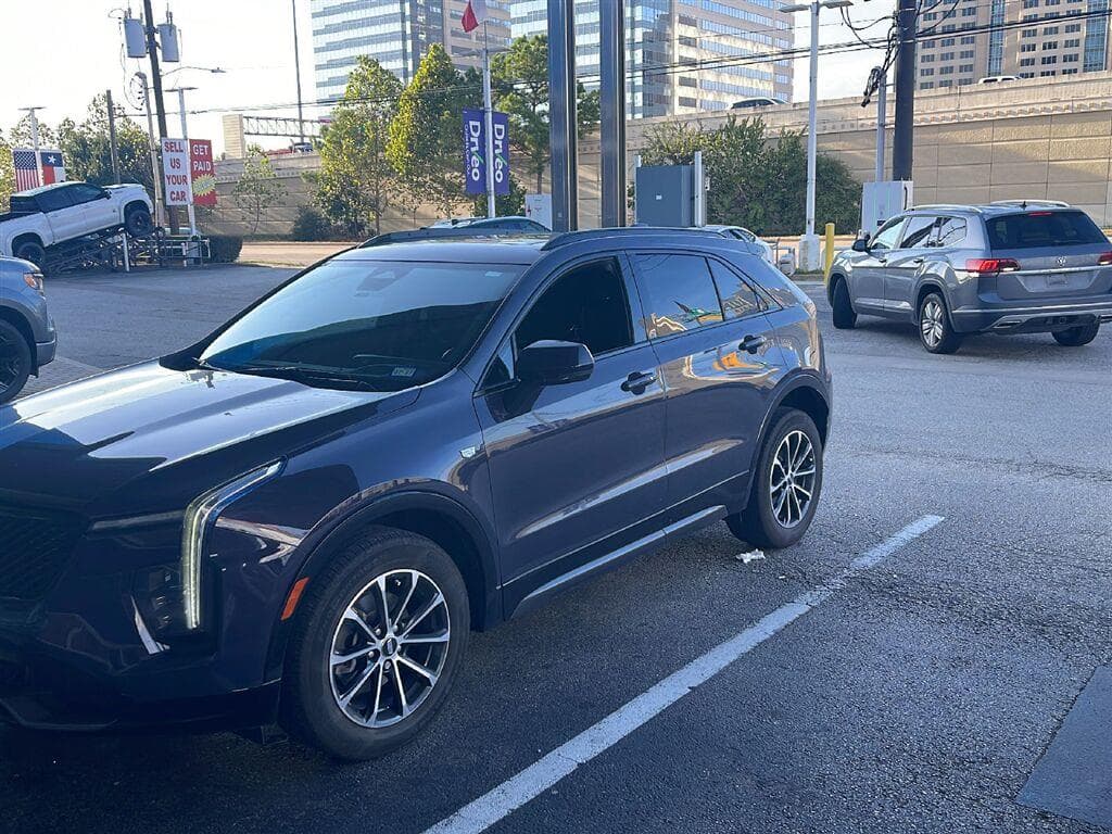 2024 Cadillac XT4 FWD Sport — photo 1 of 5