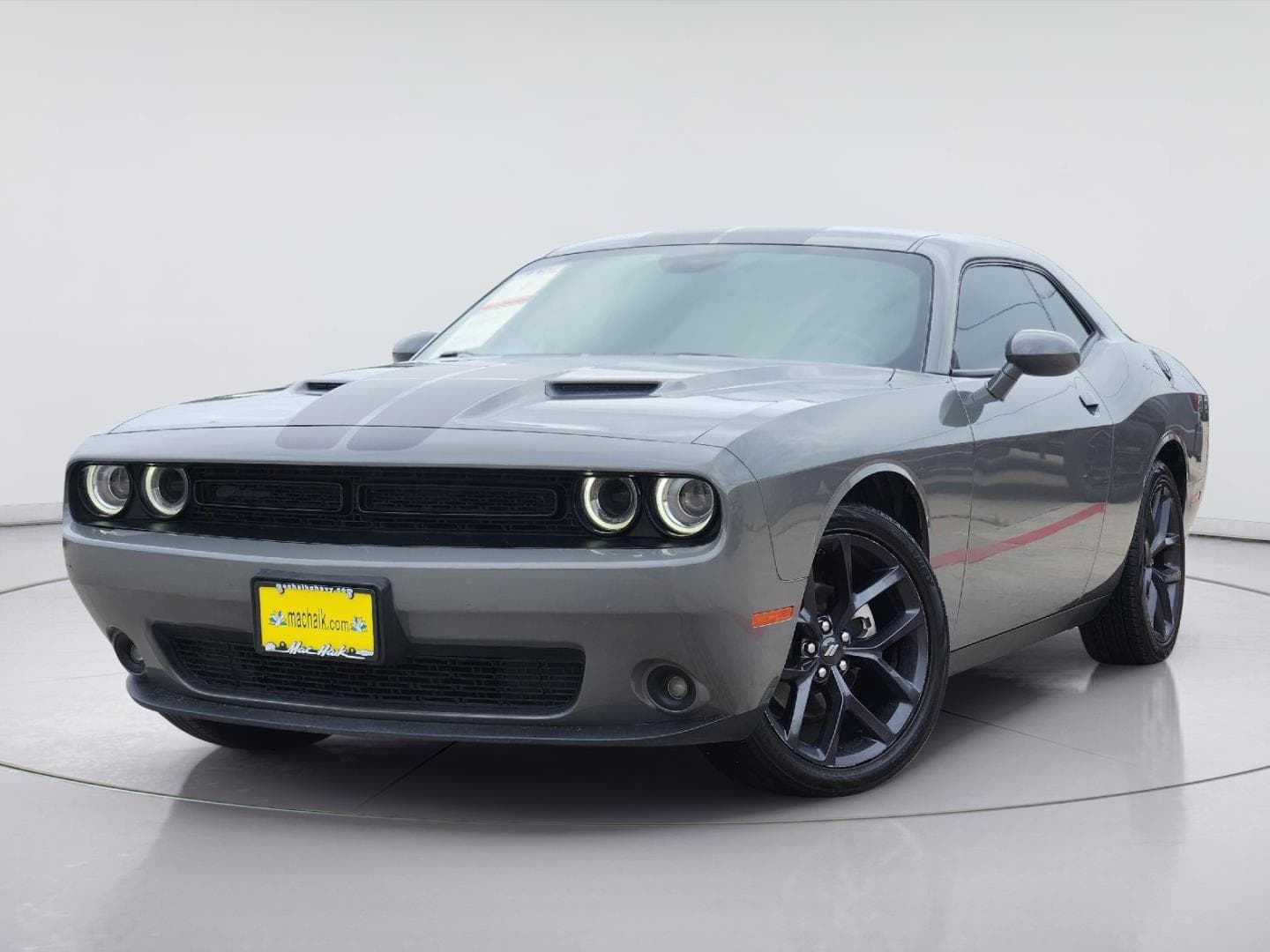 2023 Dodge Challenger SXT — photo 1 of 32