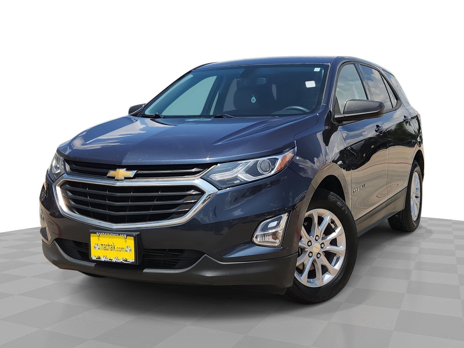 2019 Chevrolet Equinox LS — photo 1 of 32