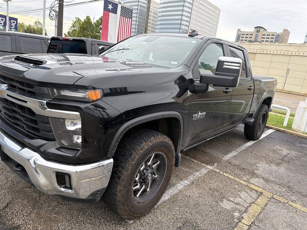 2024 Chevrolet Silverado 2500HD LT — photo 1 of 5