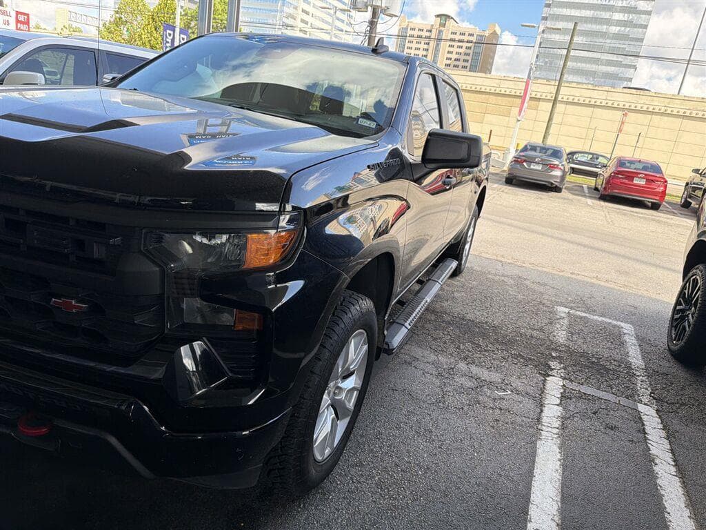 2022 Chevrolet Silverado 1500 Custom — photo 1 of 5