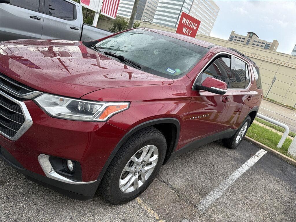 2021 Chevrolet Traverse LT Cloth — photo 1 of 5