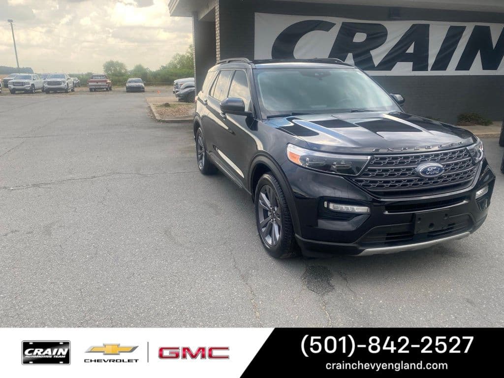 2023 Ford Explorer XLT — photo 1 of 32