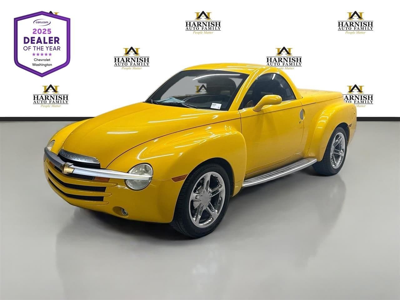 2003 Chevrolet SSR LS — photo 1 of 28