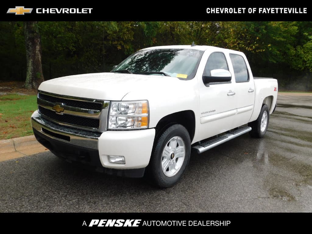 2011 Chevrolet Silverado 1500 LT — photo 1 of 11