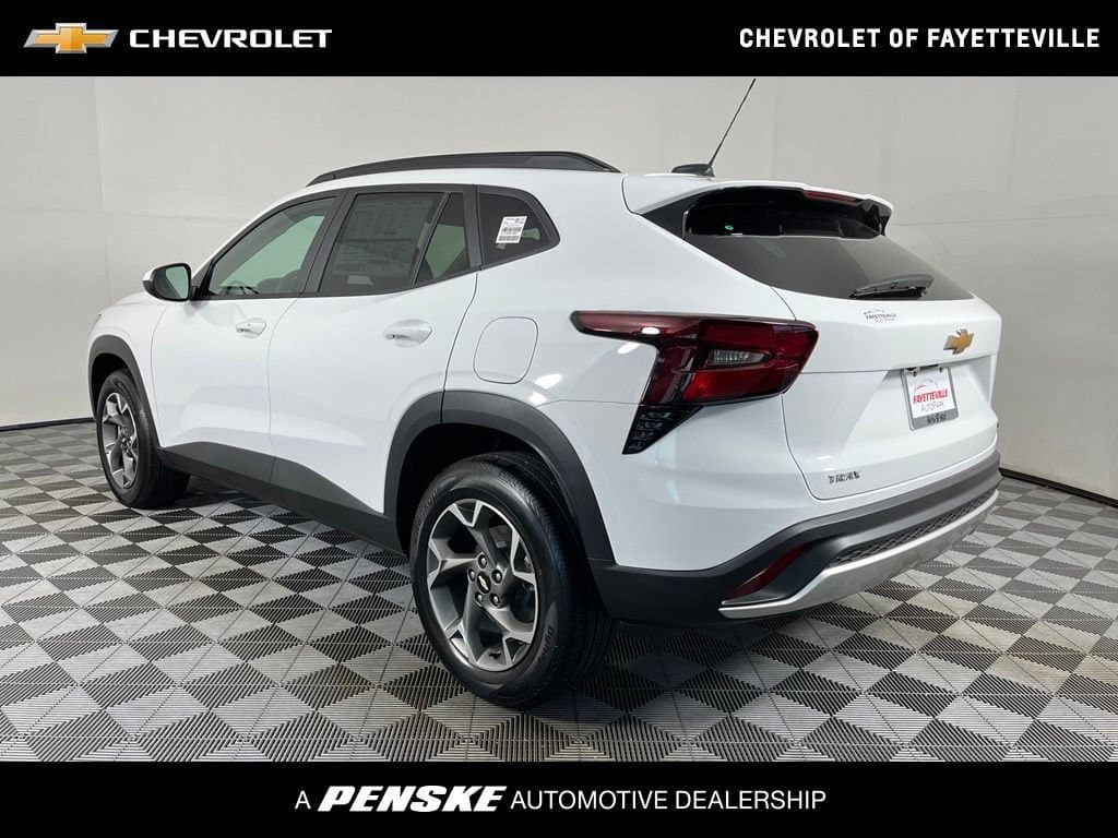 2026 Chevrolet Trax LT — photo 1 of 43