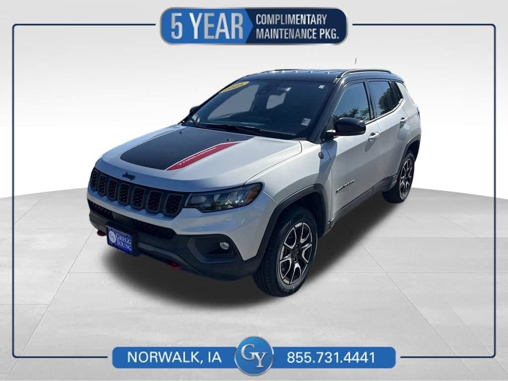 2025 Jeep Compass Trailhawk — photo 1 of 46