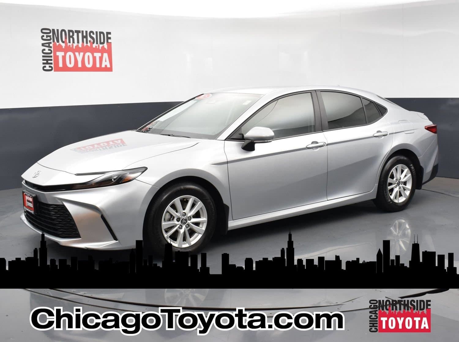 2025 Toyota Camry LE — photo 1 of 32