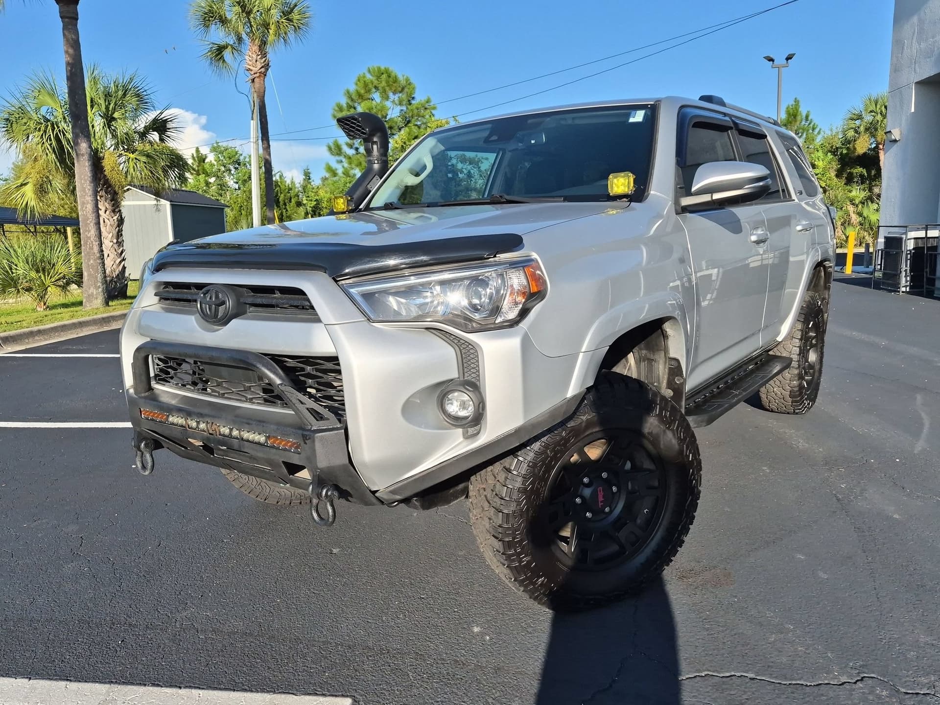 2021 Toyota 4Runner SR5 Premium — photo 1 of 23