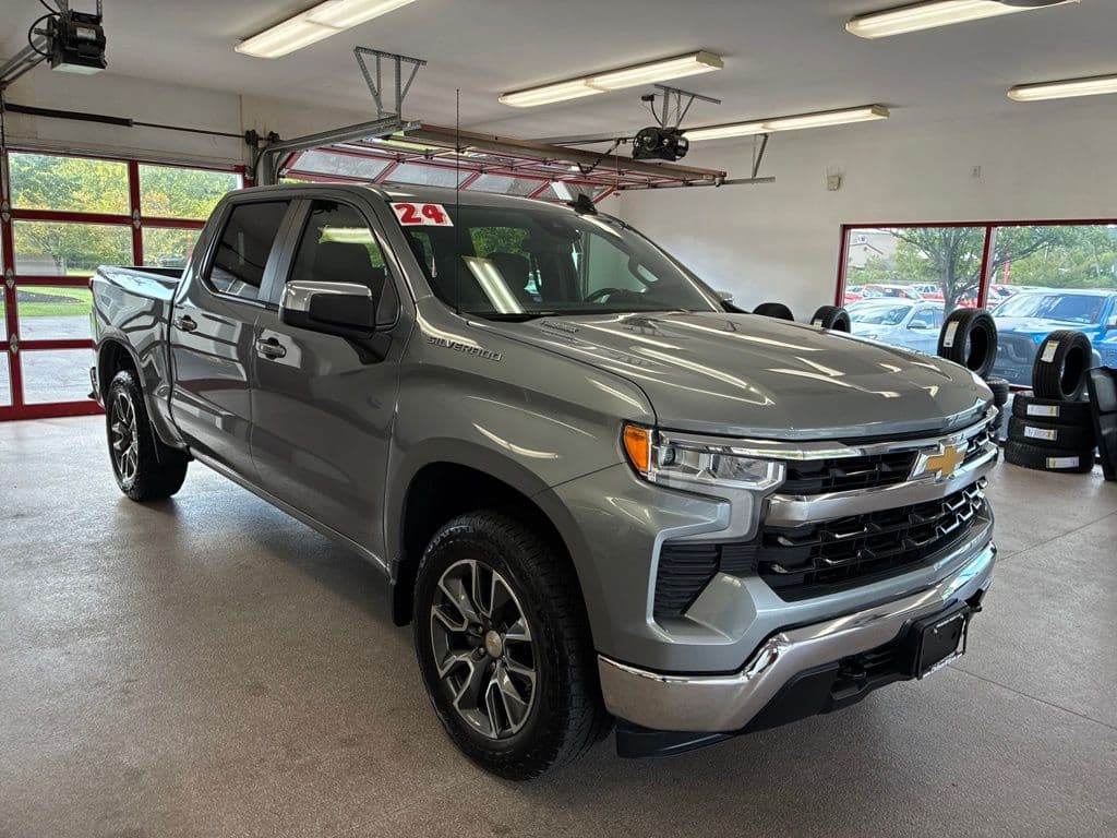 2024 Chevrolet Silverado 1500 LT — photo 1 of 54