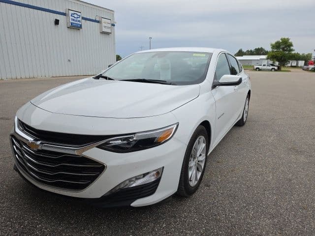 2025 Chevrolet Malibu LT — photo 1 of 20