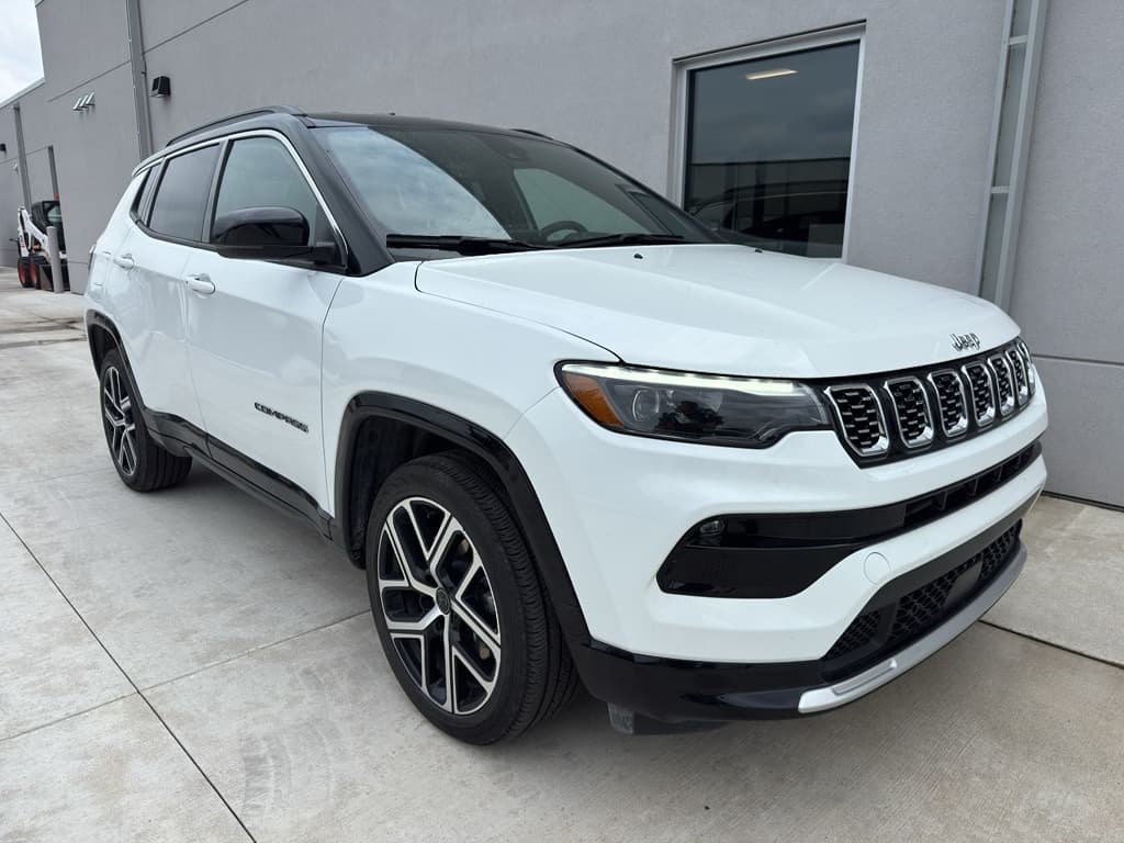 2025 Jeep Compass Limited — photo 1 of 9