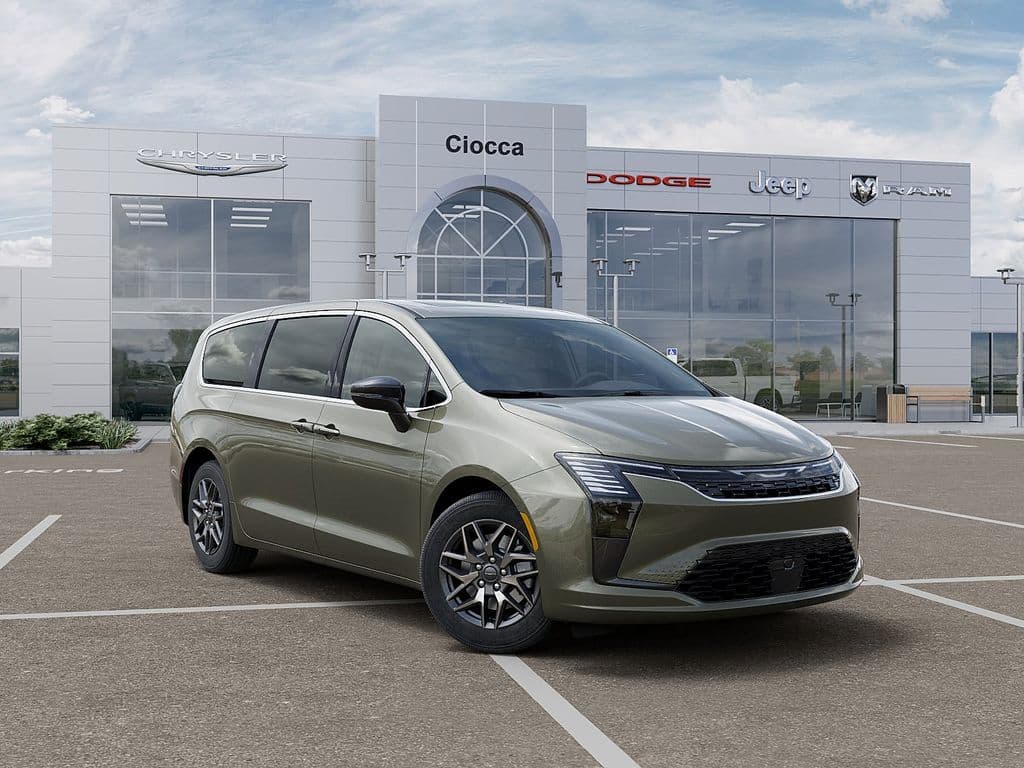2027 Chrysler Pacifica Limited — photo 1 of 35