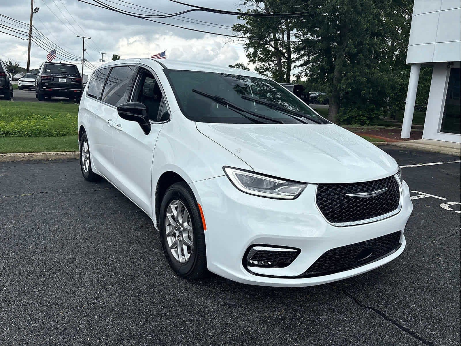 Foto de 2025 Chrysler Pacifica Select