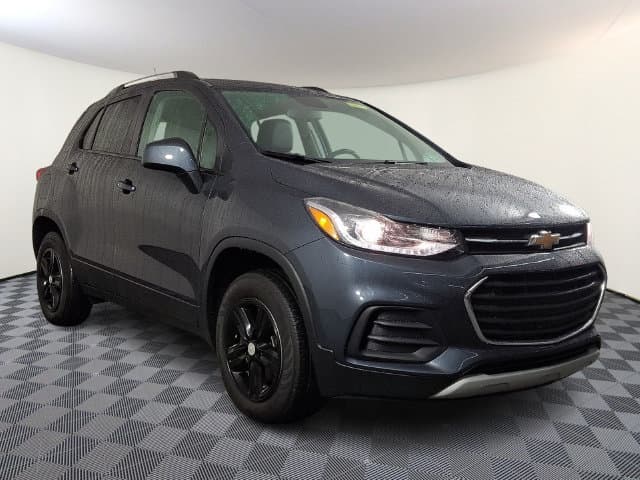 2022 Chevrolet Trax LT — photo 1 of 30