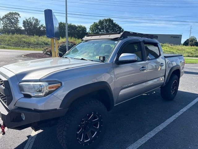 2017 Toyota Tacoma TRD Off Road — photo 1 of 3