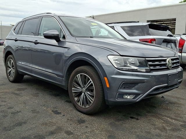 2019 Volkswagen Tiguan SEL — photo 1 of 8