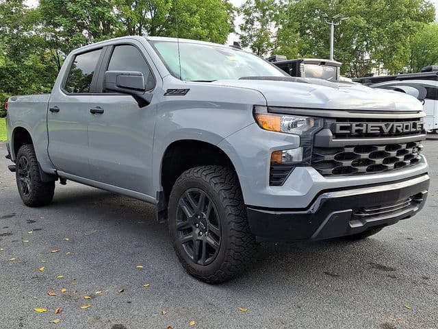 2024 Chevrolet Silverado 1500 Custom Trail Boss — photo 1 of 5