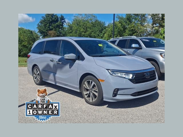 2023 Honda Odyssey Touring — photo 1 of 4