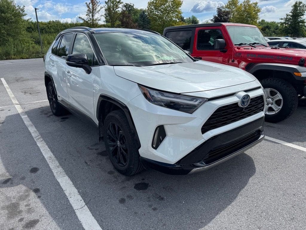 2023 Toyota RAV4 Hybrid XSE — photo 1 of 2